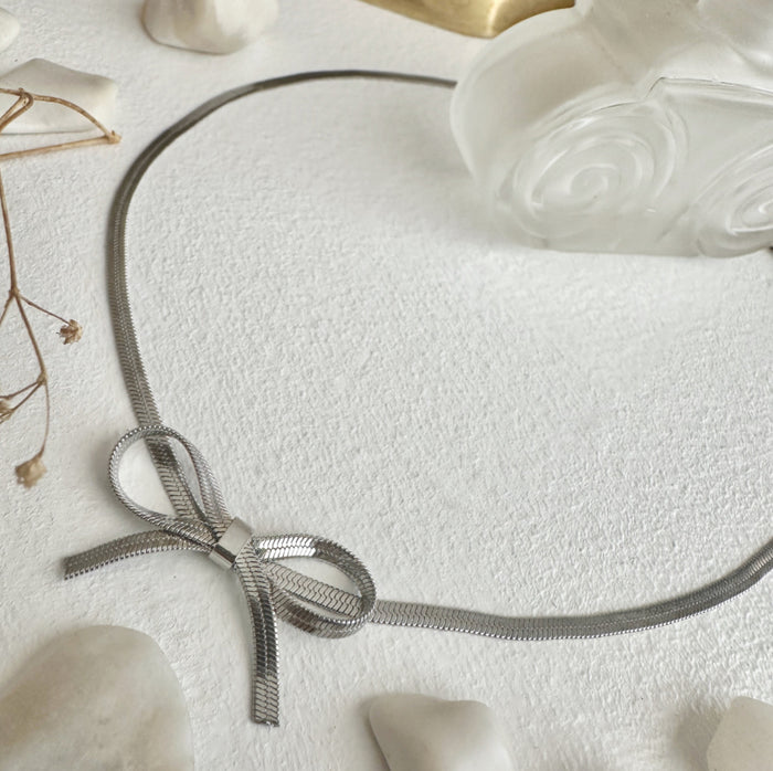Florian - Snake Chain Choker Necklace With Bow
