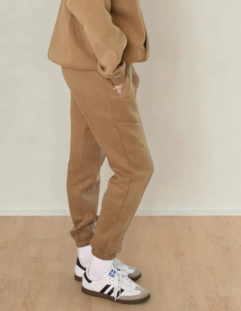 Laid Back Lounge Set in Pecan