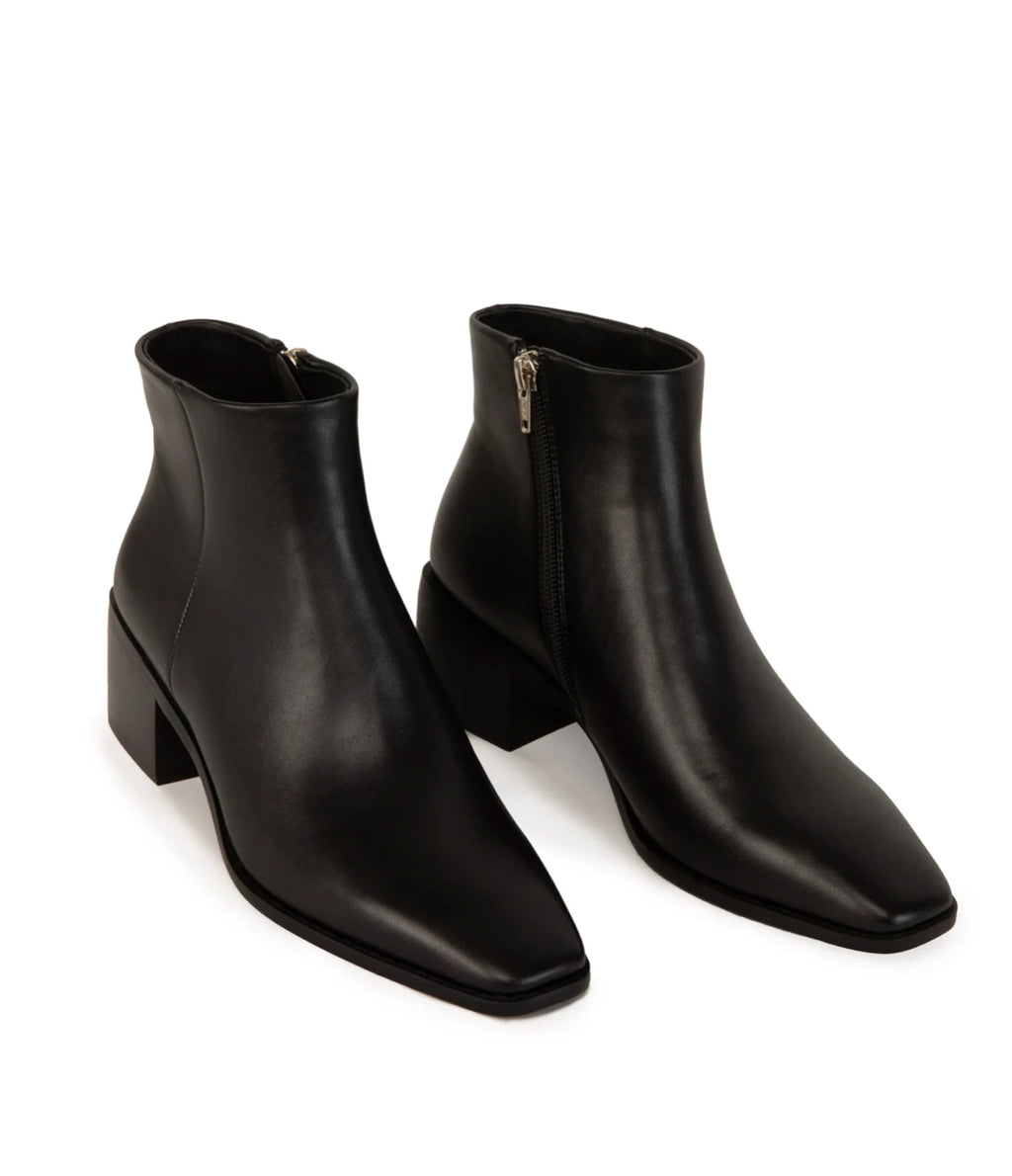 SALE Women’s Footwear – Threads at Alliance