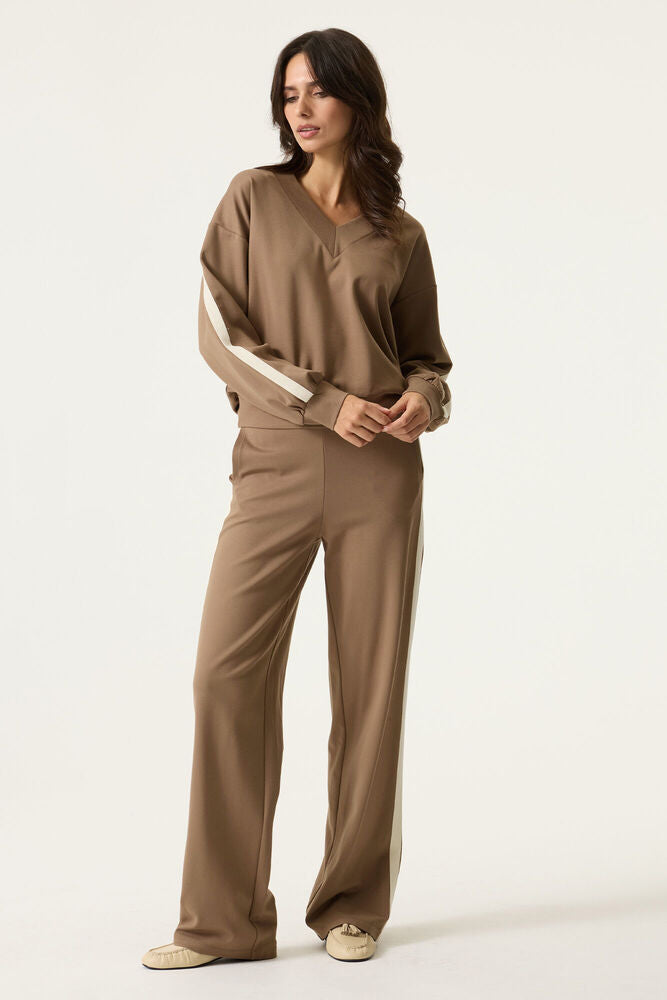 GARCIA Brown Sweater