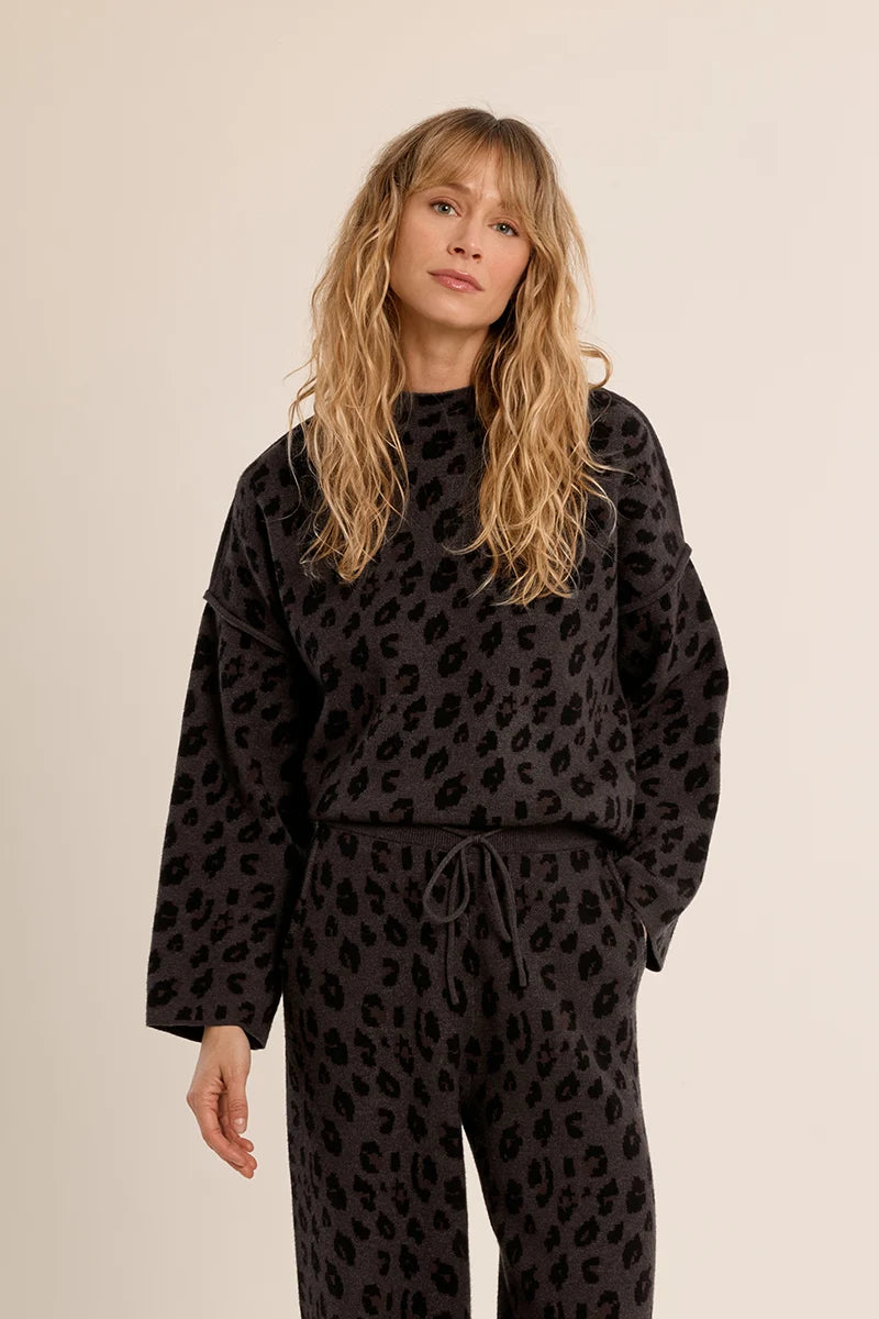 MOLLY BRACKEN - Ladies Knitted Sweater - Dark Grey Leopard