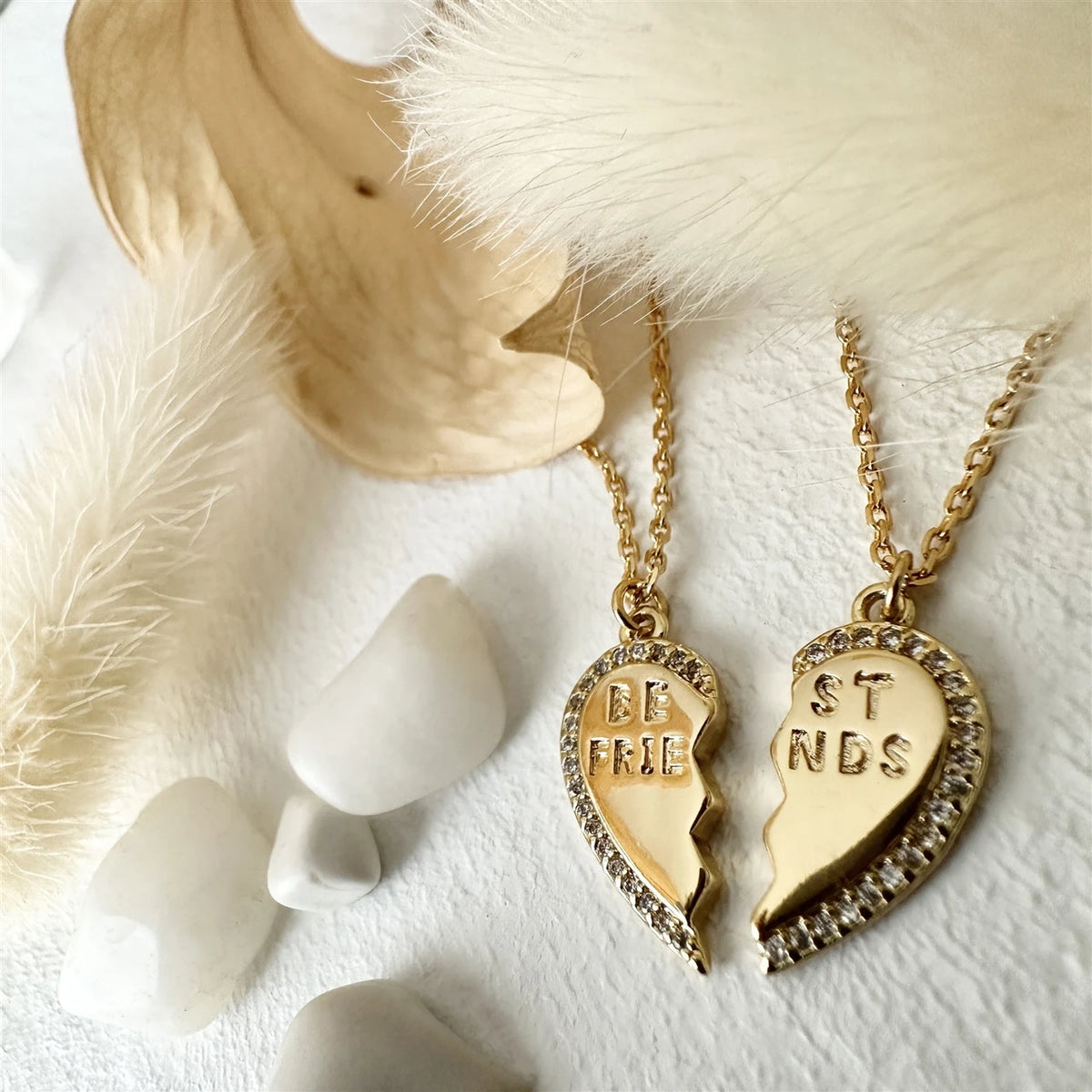 PIKA & BEAR - Best Friends - Heart Charm Necklace - Gold