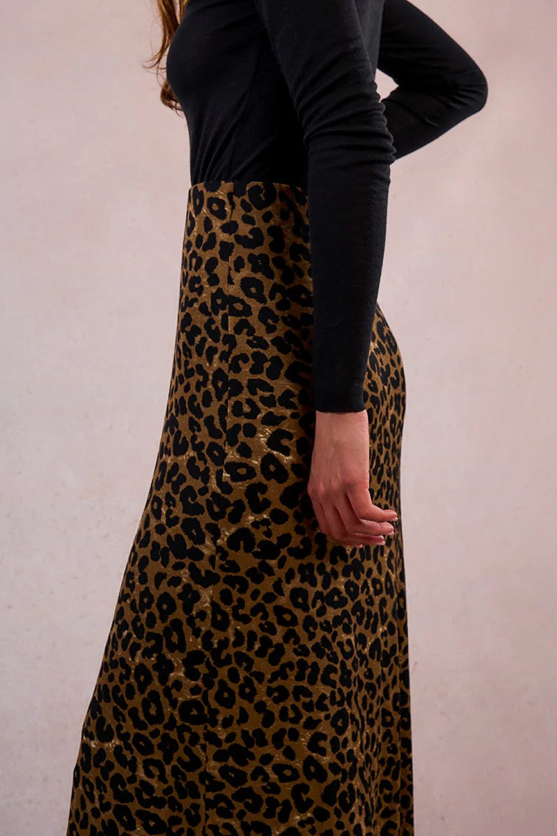 Ladies Knitted Skirt