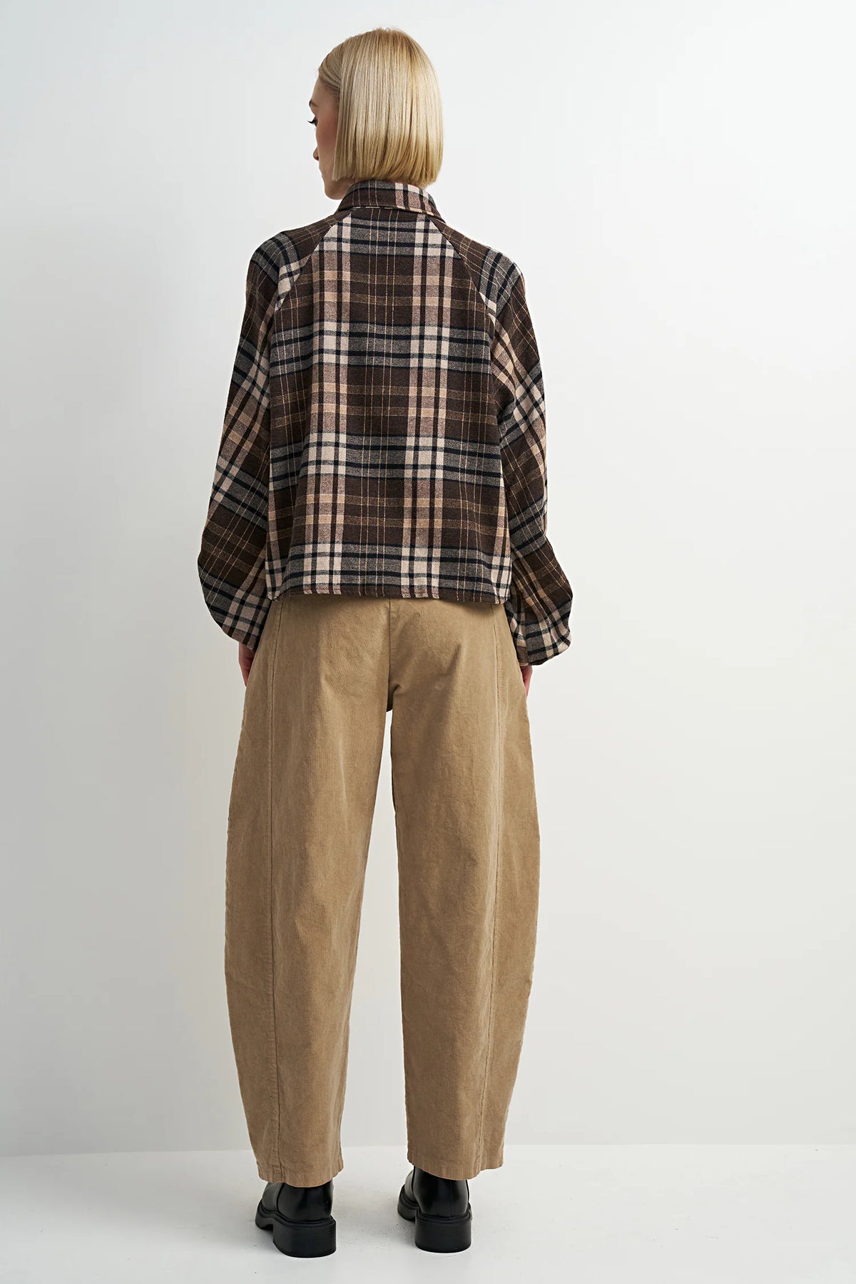 ASTRID - Emmerson Slim Barrel Pant - Camel