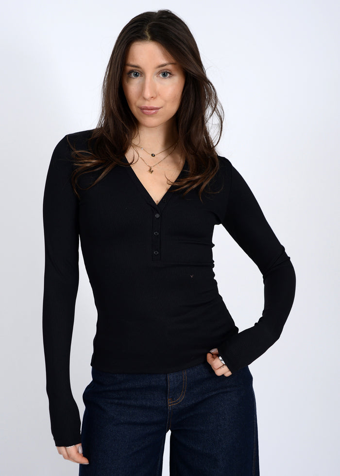 Helane Longsleeve Henley Top