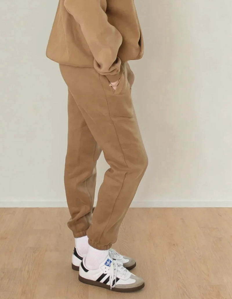 Laid Back Lounge Set in Pecan