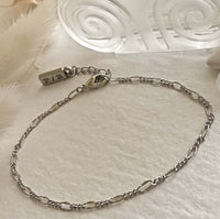 Figaro Flat Link Patterned Chain Bracelet