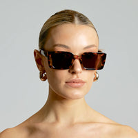 SHADY LADY - Paige