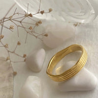PIKA & BEAR - Strata - Wavy Layered Ring - Gold