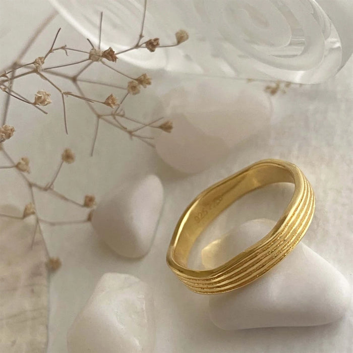 PIKA & BEAR - Strata - Wavy Layered Ring - Gold