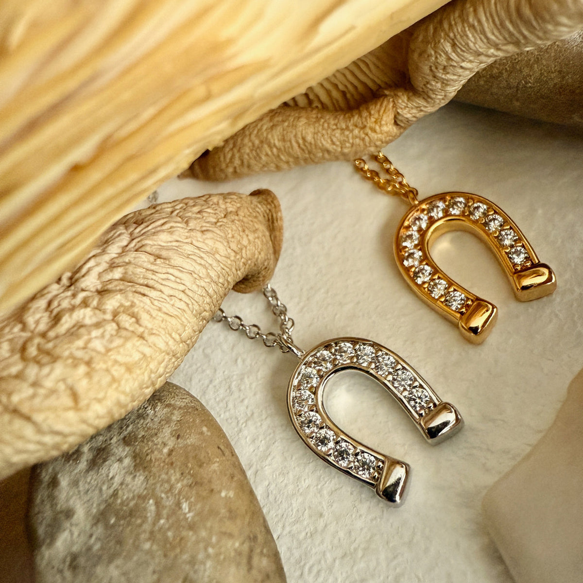 PIKA & BEAR Vermejo - Horseshoe Charm Necklace