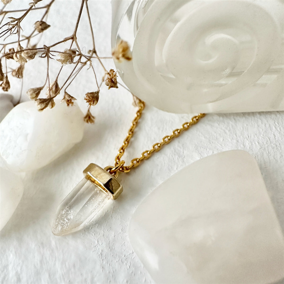 PIKA & BEAR Skeksis - Tiny Clear Gemstone Charm Necklace in Gold