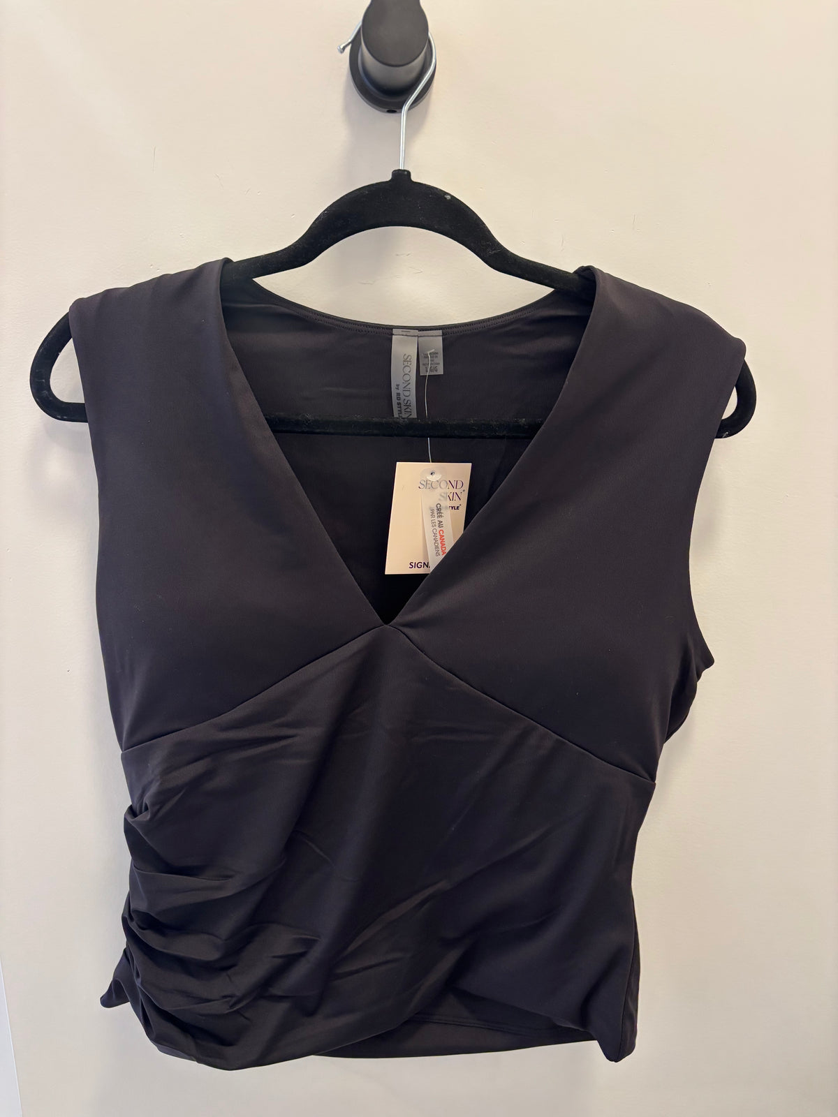 SECIND SKIN - Claudette V-Neck With Bra Inserts - Black