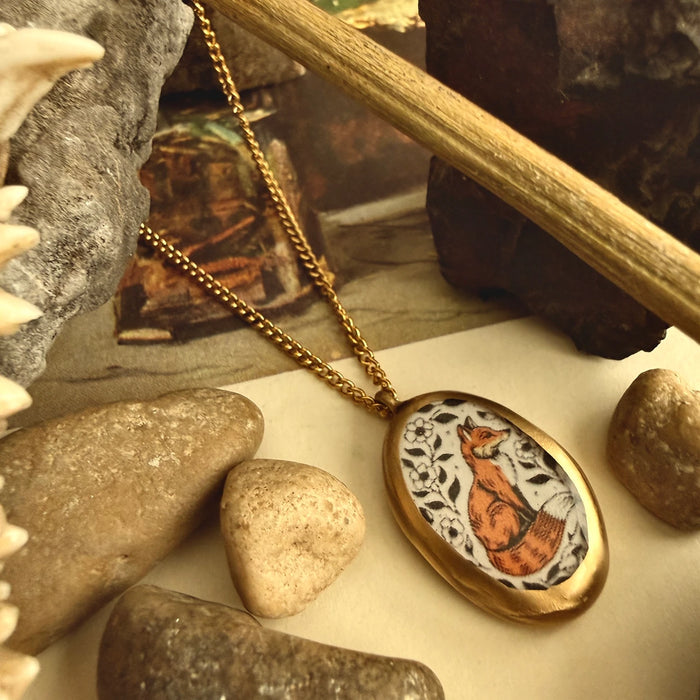 PIKA & BEAR Reynard Fox Cold Oval Porcelain Charm Necklace - Gold