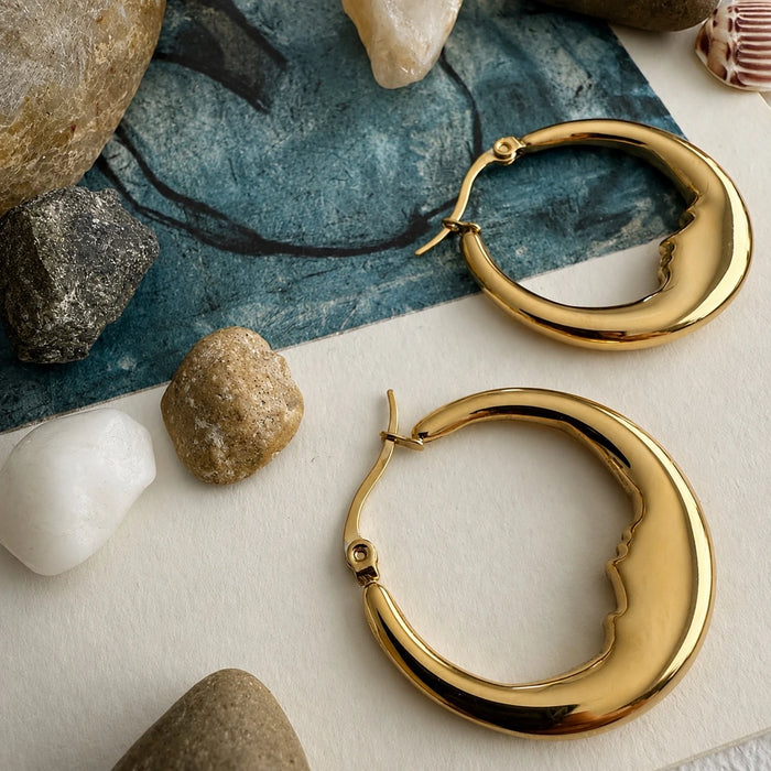 PIKA & BEAR - Luna - Moon Face Hoop Earrings- Gold