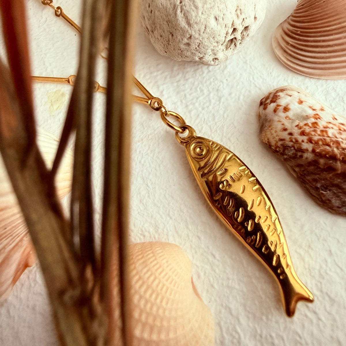 PIKA & BEAR - Sardinia - Fish Charm Necklace - Gold