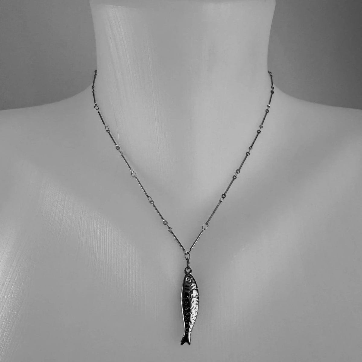 PIKA & BEAR - Sardinia - Fish Charm Necklace - Gold