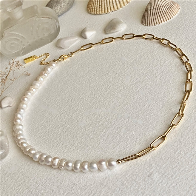 Champs- Freshwater Pearl & Gold Paperclip Necklace
