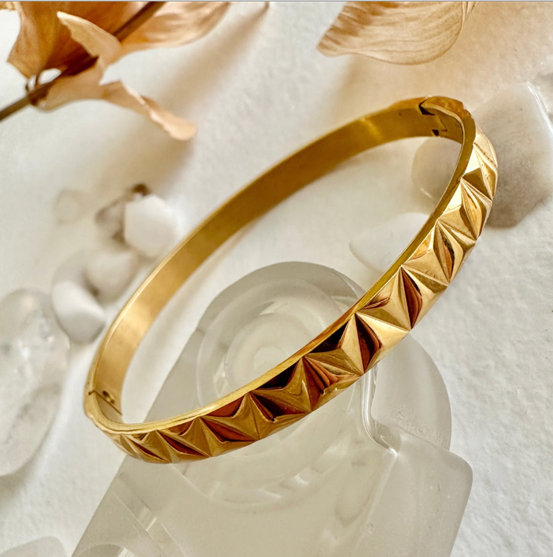 Sid- Diamond Pattern Bangle